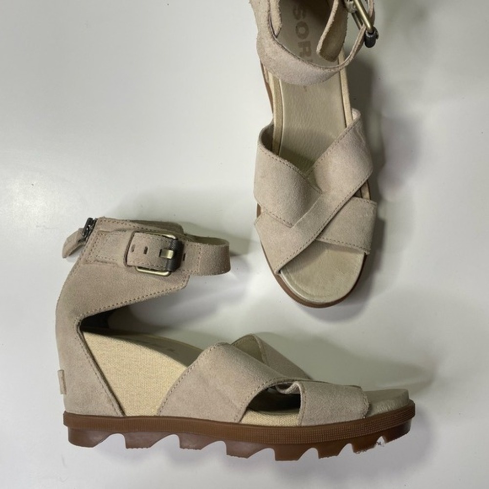 Sorel Women's‎ Beige Suede Wedge Ankle Strap Zip Sandals Size 8.5